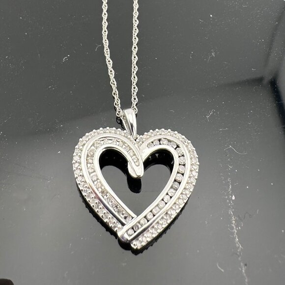 Beautiful 1/2 Carat Natural Diamond Heart Pendant Necklace with .925 Sterling Ch - Picture 1 of 12